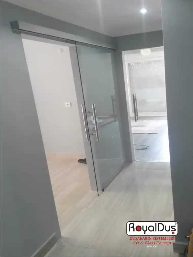 Salonlar İçin Modern ve Şık Cam Kapı Modelleri Dekorasyon İpuçları ve Avantajlar