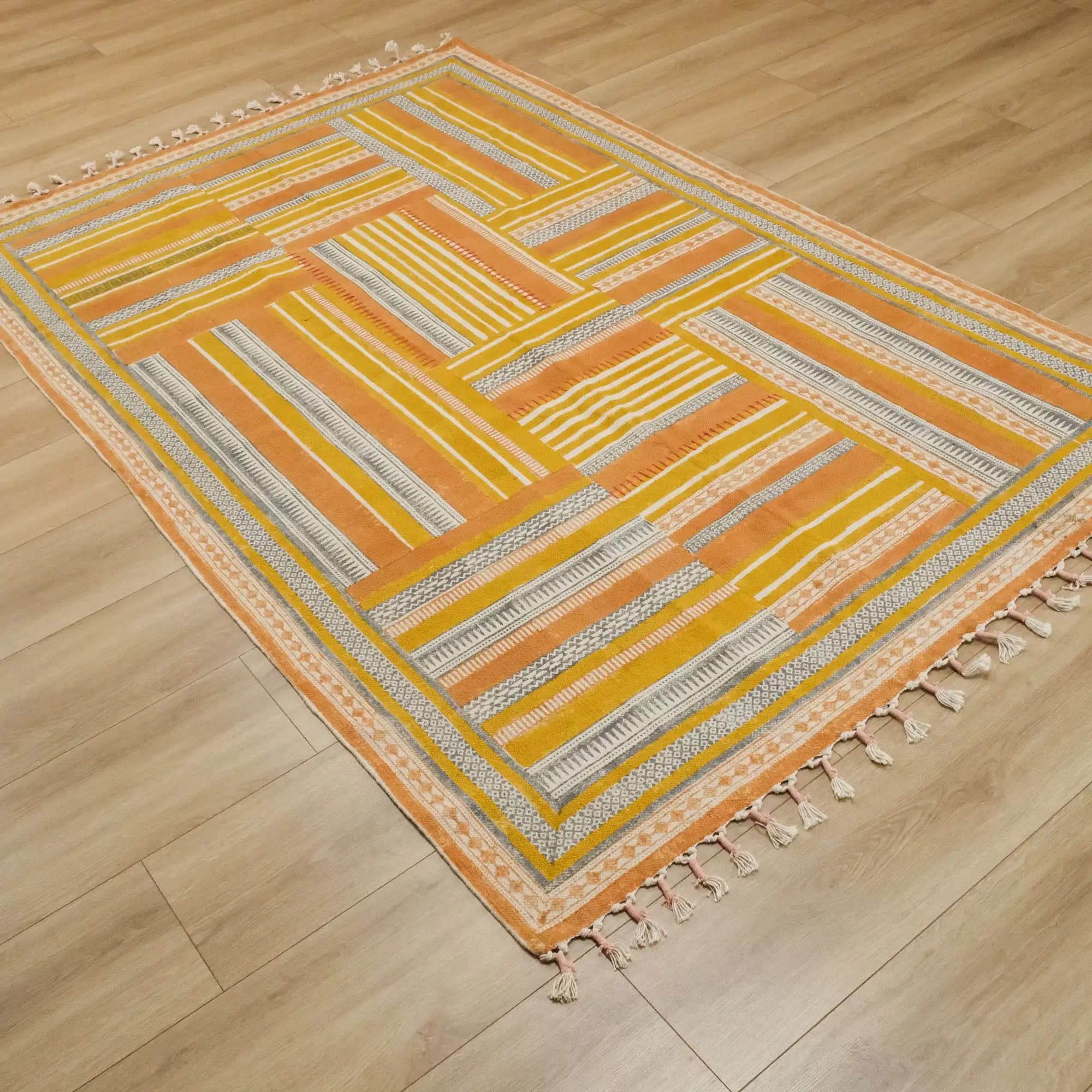 Sarı Kilim Dekorasyonda Canlılık ve Sıcaklık Katan Modern ve Geleneksel Seçenekler