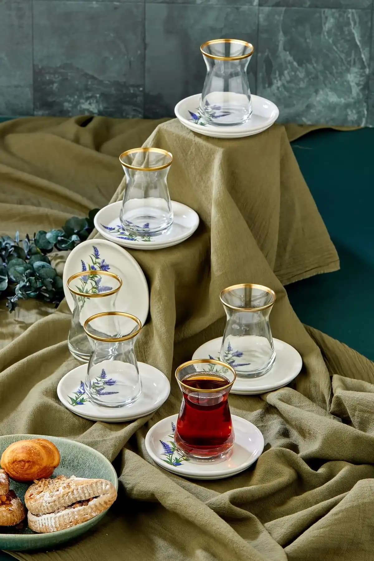 Seramik Çay Bardağı Dekorasyonunda Şıklık ve Fonksiyonellik Yaratıcı Kullanım İpuçları