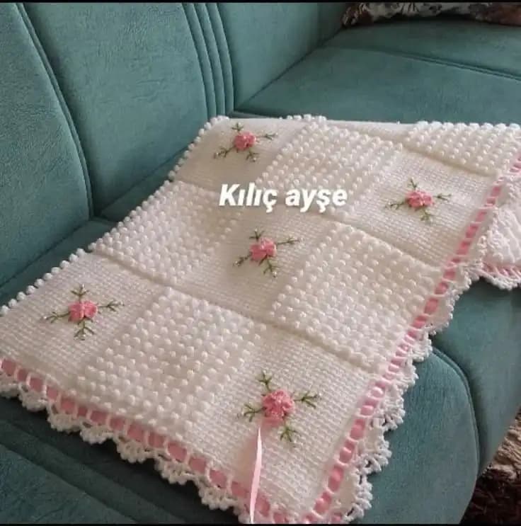 Süslü Bebek Battaniyeleri ile Dekorasyonda Zarafet ve Konforun Buluşması