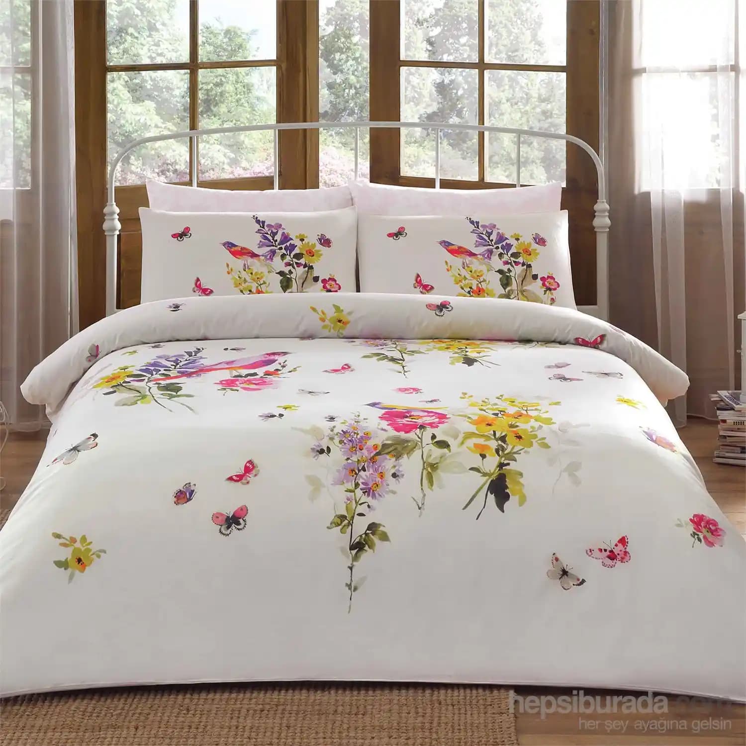 Taç Pamuk Saten Nevresim Setleri ile Yatak Odasında Şıklık ve Konforun Buluşması