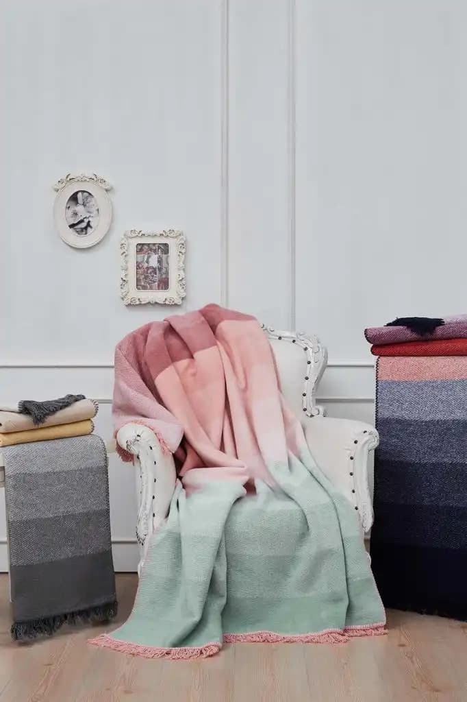 Tek Kişilik Pembe Battaniye ile Evinize Şıklık ve Sıcaklık Katın