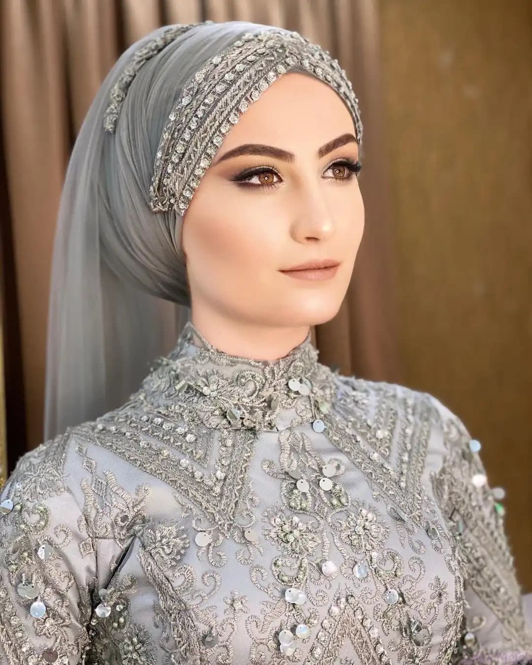 Tesettür Nişan Tacı Modelleri ve Trendler: Zarafet ve Şıklık İçin Rehber