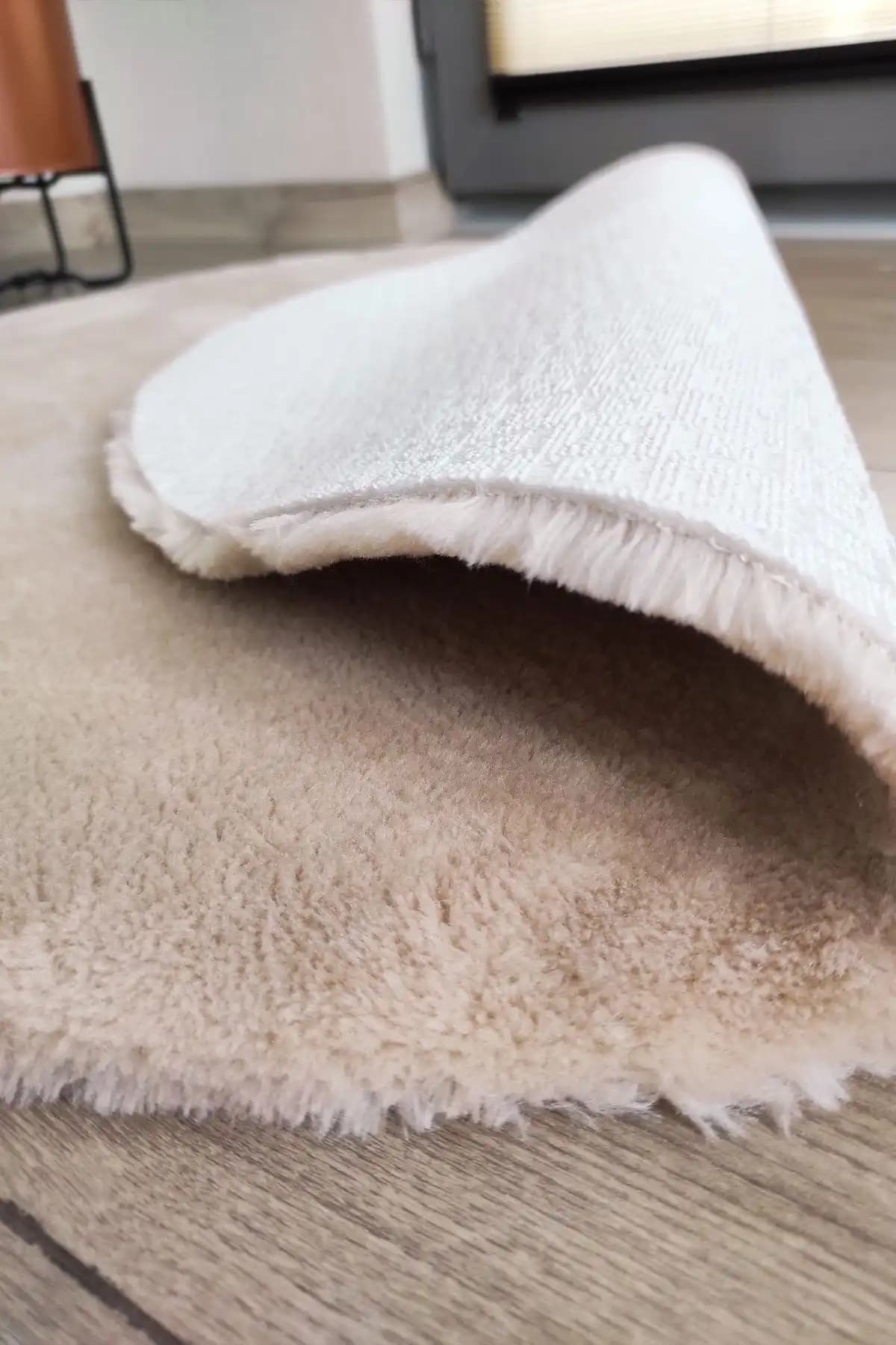 Vizon Peluş Halı ile Dekorasyonda Sıcaklık ve Şıklık Yaratmanın En İyi Yolu