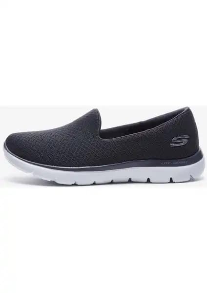 Skechers Summıts Kadın Spor Ayakkabısı: Rahatlık ve Şıklığı Bir Arada Sunan Modern Tasarım