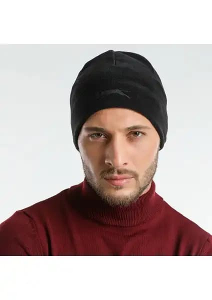 Slazenger BENT Polar Unisex Siyah Bere: Şık ve Fonksiyonel Kış Aksesuarı