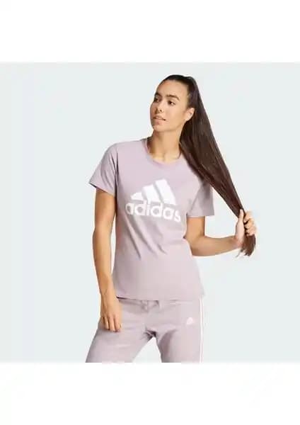 Adidas IR5411 Essentials Logo T-Shirt: Şıklık ve Konforu Bir Arada Sunan Günlük Spor Giyim Parçası