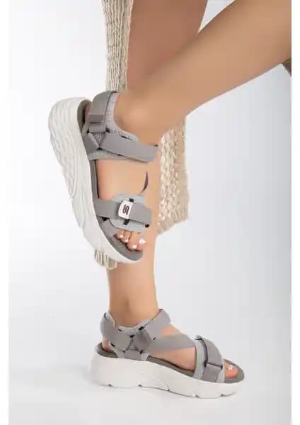 Kadın Spor Sandalet Dolgu Topuk Cırtlı Günlük Kullanım İçin Uygun Tasarım