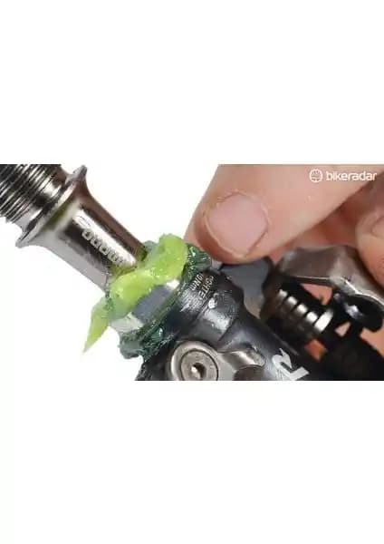 Shimano Gres Yağı 125 ml: Bisiklet ve Mekanik Ekipmanlar İçin Güçlü Yağlama Çözümü