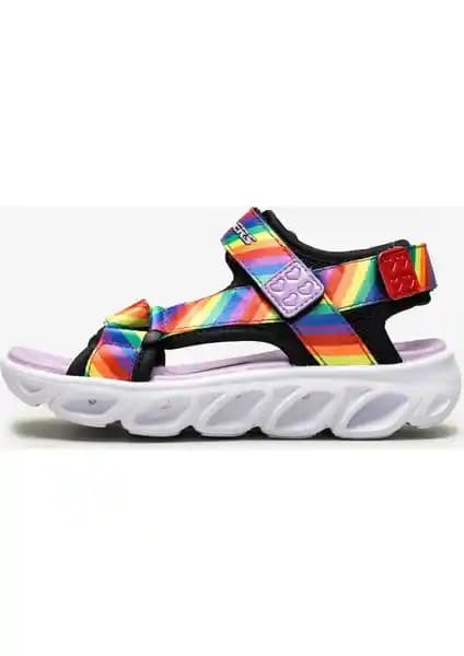 Skechers HYPNO-SPLASH-RAINBOW Lights çocuk sandaletleri, şık ve konforlu tasarımıyla dikkat çekiyor
