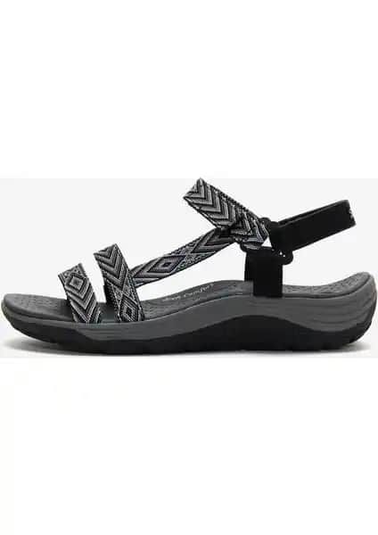 Skechers Kadın Siyah Sandalet Modern Tasarım ve Konfor Bir Arada