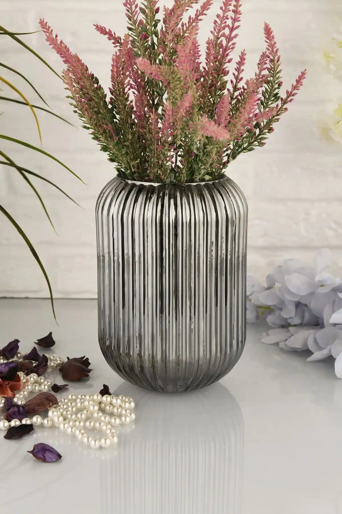 ANGDESİGN Dekoratif Line Cam Vazo Füme: Estetik ve İşlevselliği Bir Arada