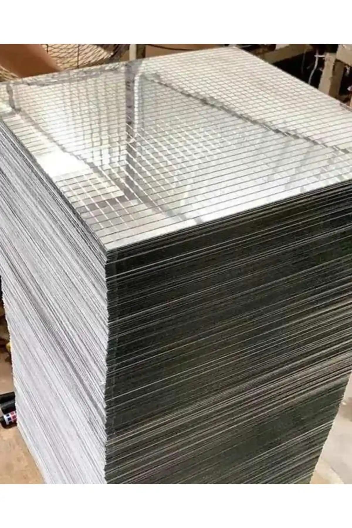 DEKOELF Kendinden Yapışkanlı Disko Topu Aynası ile Estetik ve Kolay Montaj