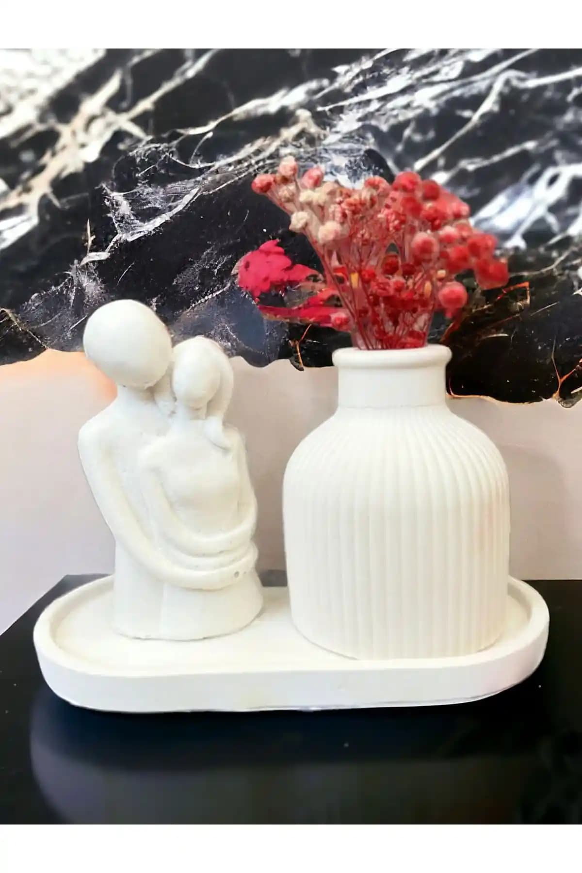 Aymumi Home İskandinav Dekoratif Vazo ve Sevgili Biblo Seti ile Şık Bir Mekan Yarışması