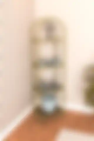 DEKOPRATİK Mona Gold ve Yurudesign Voyage Gold Kitaplık Karşılaştırması