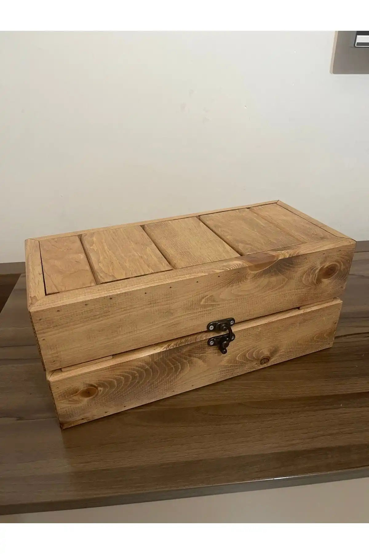 Şık ve Fonksiyonel BİGWOODWORKERS Ahşap Dekoratif Sandık ile Evinizi Özelleştirin