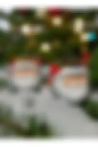 Lusim Store El Yapımı Noel Baba Figürü Seti: Dayanıklı ve Şık Dekorasyon