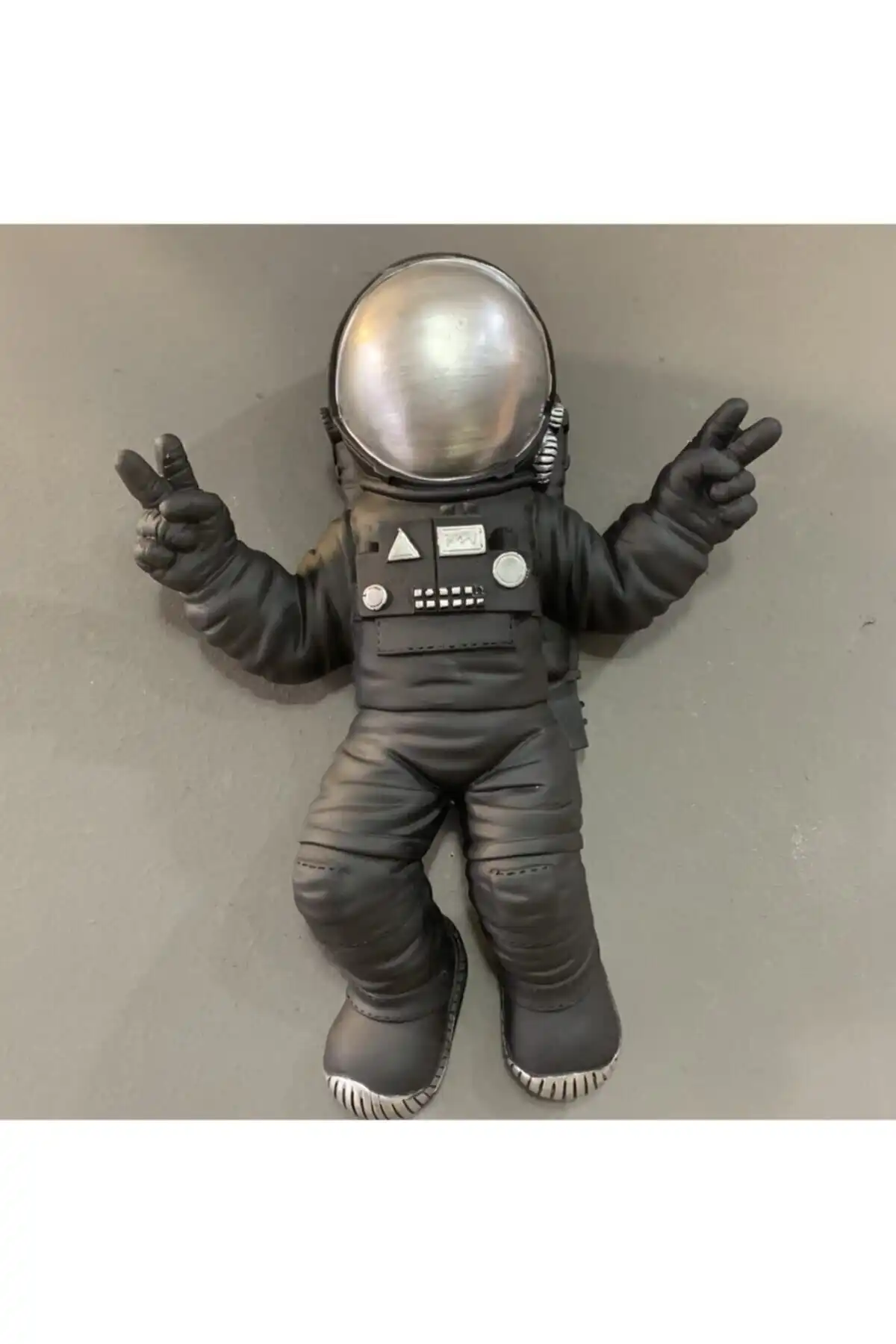 Art Sanart'ın Dekoratif Dev Astronot Heykeli ile Modern Bir Atmosfer Yaratın