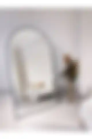 Ersan Dizayn Metal Çerçeve Siyah Oval Ayaklı Boy Aynası ile Modern Tasarım