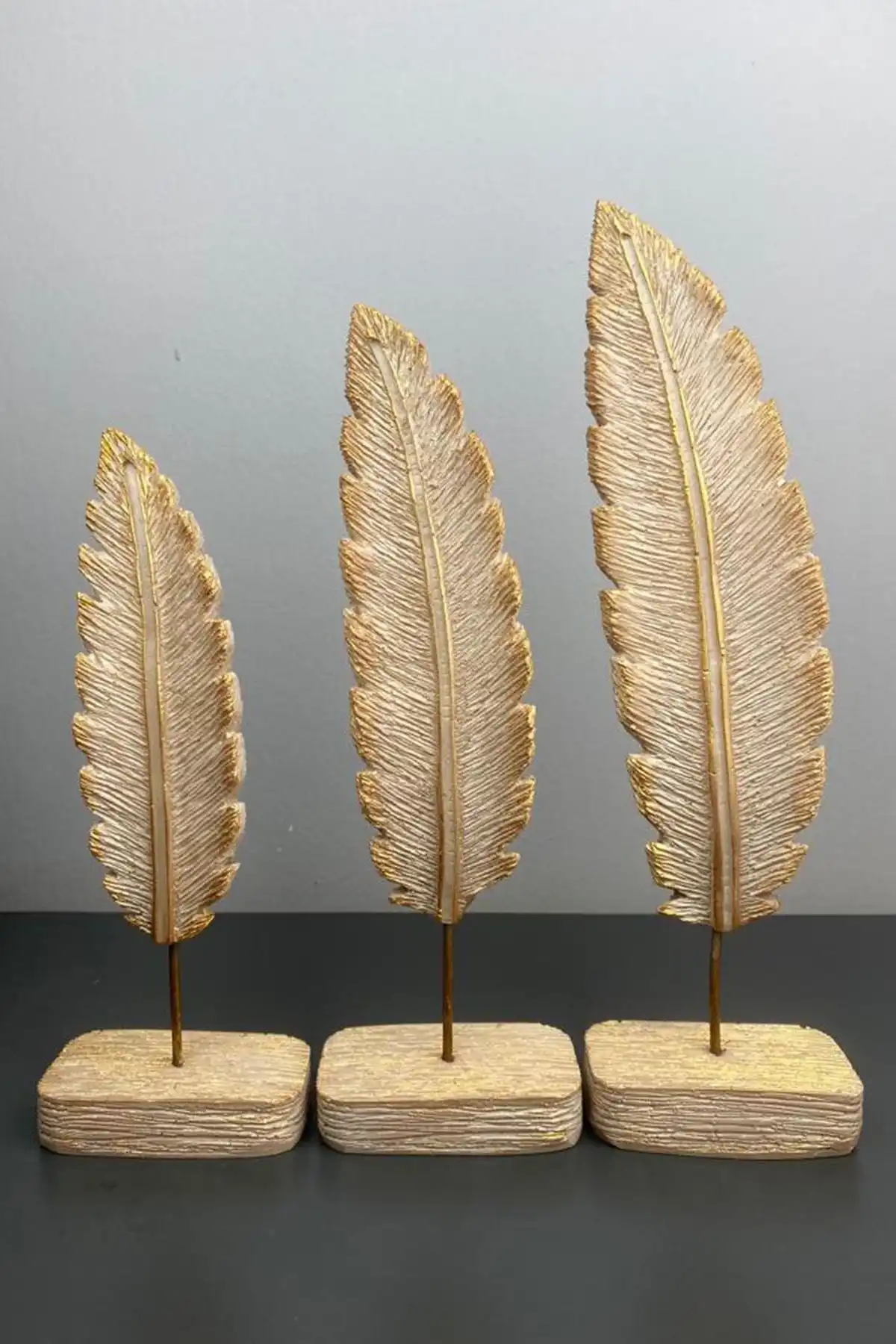 Şık ve Fonksiyonel Euro DecoraLüx Dekoratif Tüy 3'lü Set ile Masaüstü Dekorasyonu