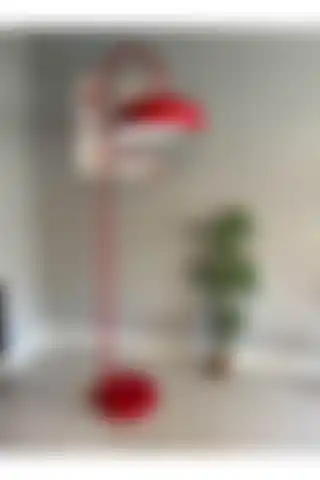 Bamyum Kırmızı Lambader: Modern Tasarımı ile Şık Aydınlatma Çözümü