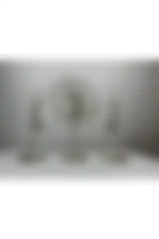 Asellus Silver Spiral Set: Modern ve Şık Bir Masa Dekoru ile Evinizi Süsleyin