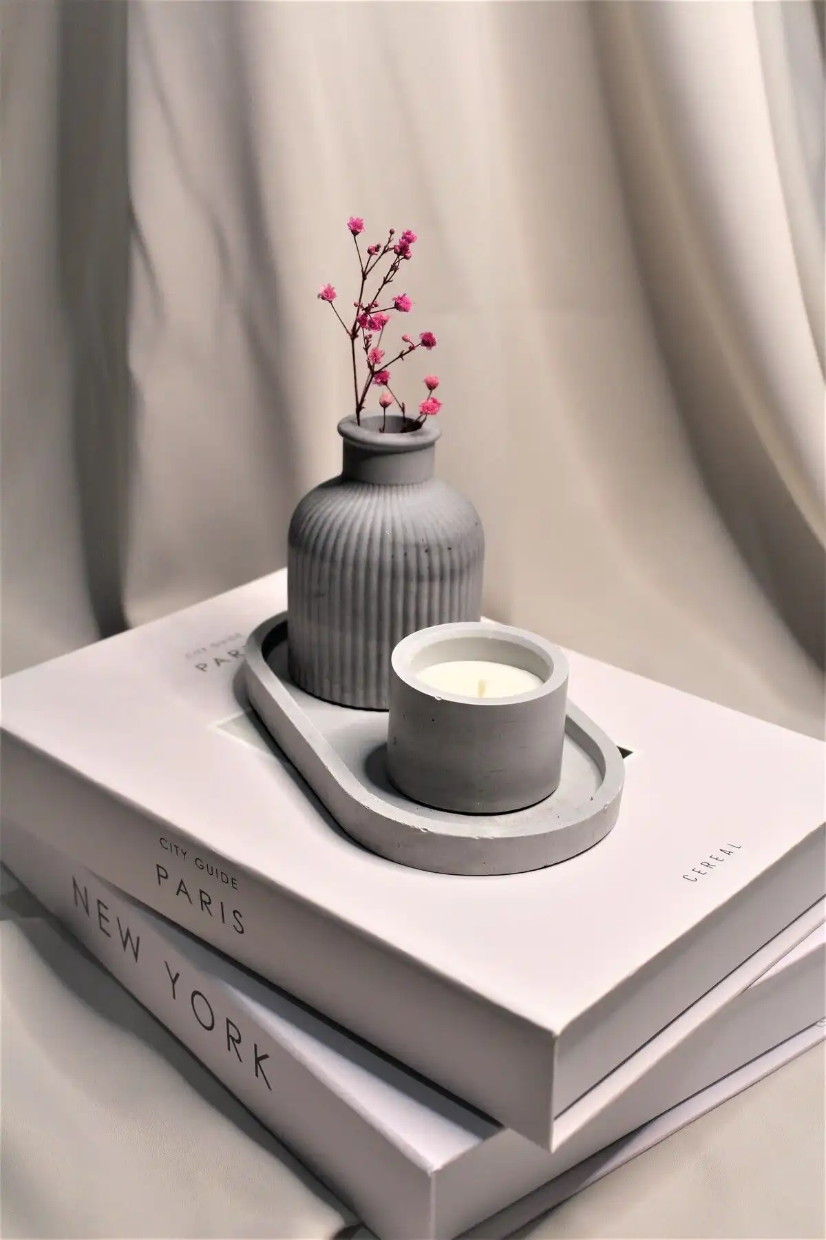 Bottiko Kokulu Soya Mum ve Vazo Dekor Seti: Modern ve Şık Bir Dokunuş