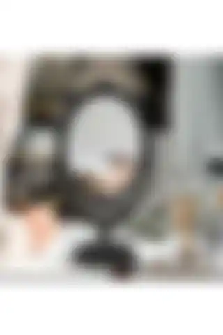 Dumans Home Masaüstü Dekoratif Oval Makyaj Aynası ile Estetik ve Fonksiyonel Bir Seçenek