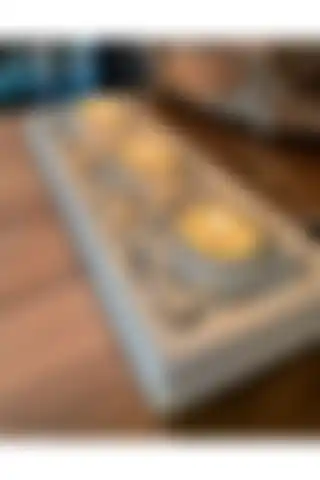 Akronistone Beton Tepsili Tealight Mumluk Seti: Şık ve Dayanıklı Dekoratif Ürün