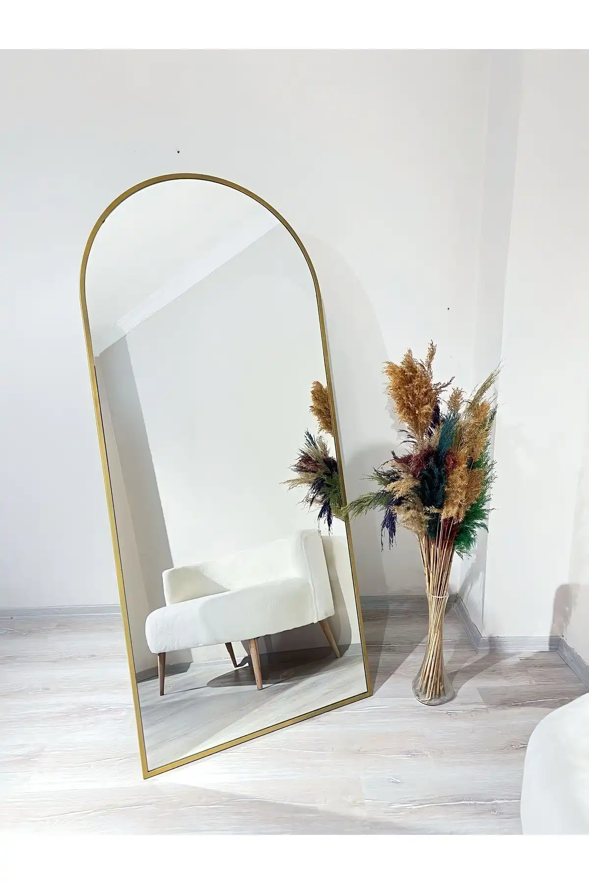 Ersan Dizayn 80x180 Metal Çerçeve Gold Oval Ayaklı Boy Aynası: Şıklık ve Dayanıklılık