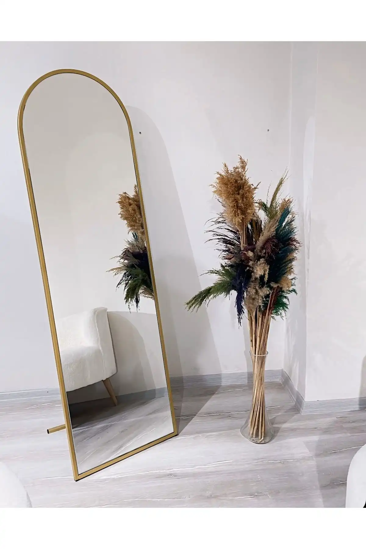 Ersan Dizayn Gold Oval Ayaklı Boy Aynası: Modern ve Şık Tasarım