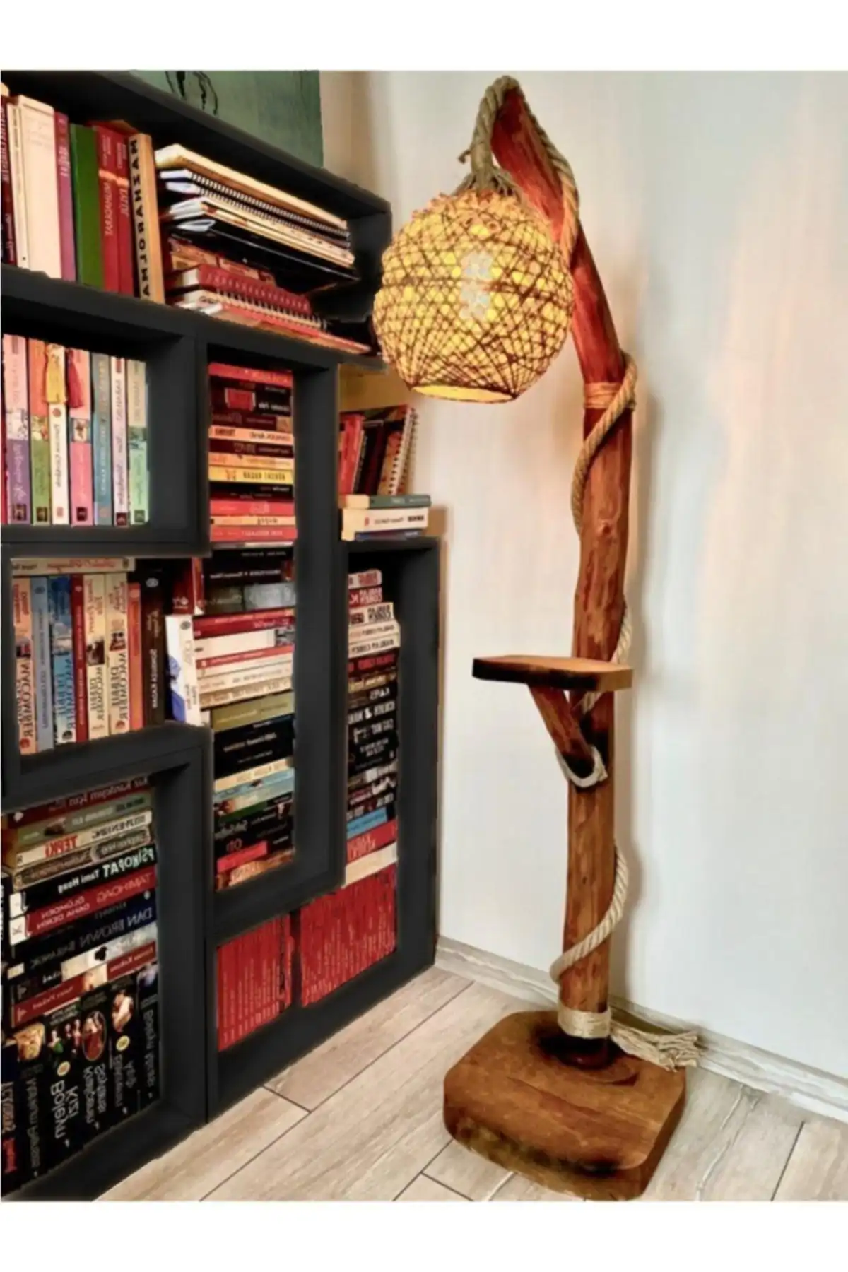 Ağaçkakan Design Doğal Ağaç Lambader ile Ev İhtiyaçlarınıza Estetik Katın