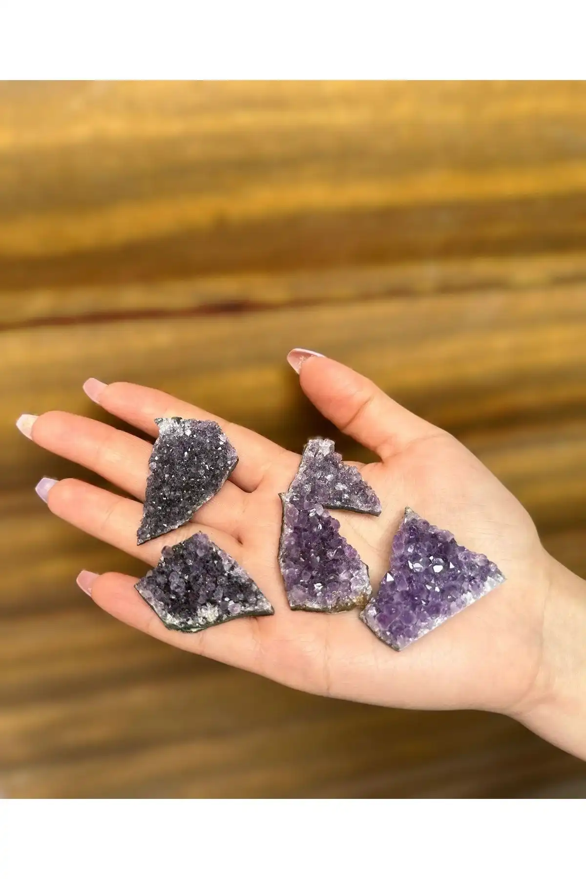 Asya Gems Ametist Parça: Doğanın İhtişamını Evinize Taşıyan Dekoratif Taşlar