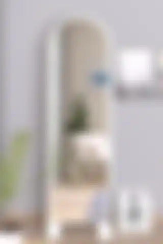 OlcayAksesuar Beyaz Ayaklı Boy Aynası: Şıklık ve Çok Yönlülük