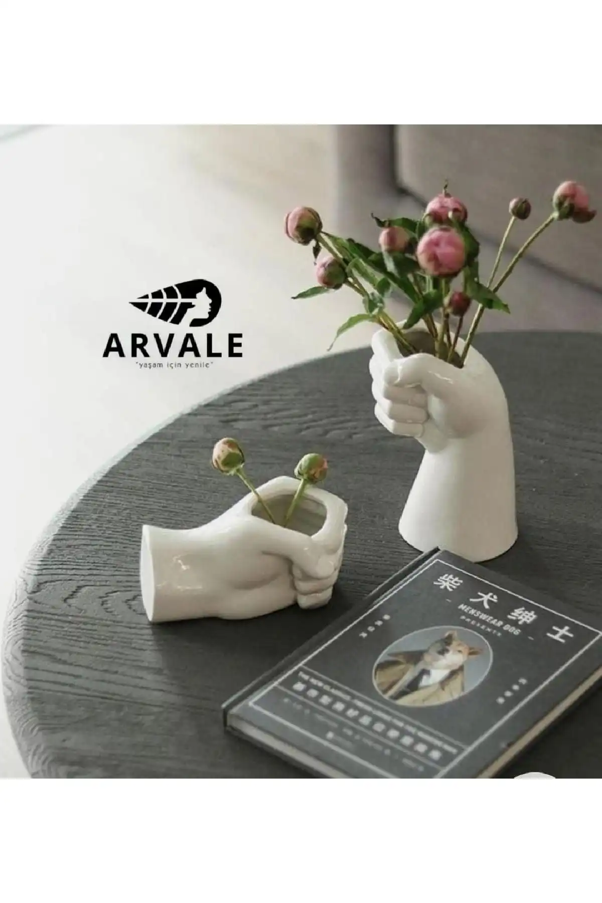 ARVALE Seramik El Şeklinde Man Vazo Heykel: Estetik ve Fonksiyonelliği Birleştiriyor