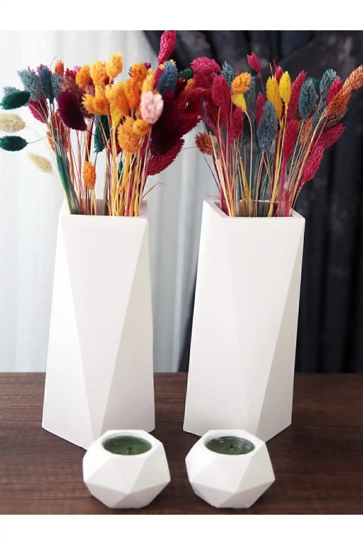 Geometrik Uzun Vazo ve Tealight Mumluk Seti: Modern ve Minimalist Tasarım