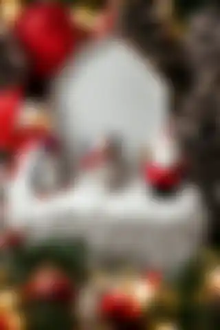 Yılbaşı 3'lü Biblo Seti: Noel Baba, Kardan Adam ve Penguen ile Ev Dekorasyonunu Canlandırın