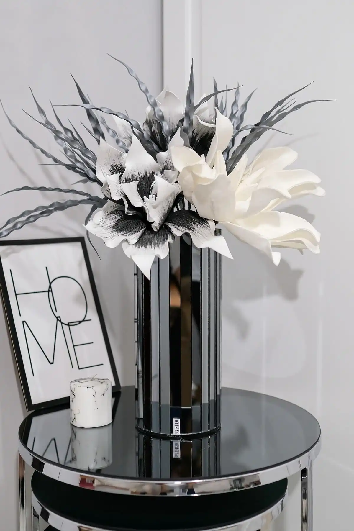 HOMİLA 30 Cm Füme Aynalı Vazo ile Modern ve Şık Dekorasyon Seçenekleri