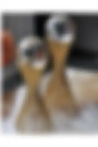 KIRAT HOME DESIGN Dekoratif Altın Burmalı Küre ile Modern Mekanlarınıza Şıklık Katın