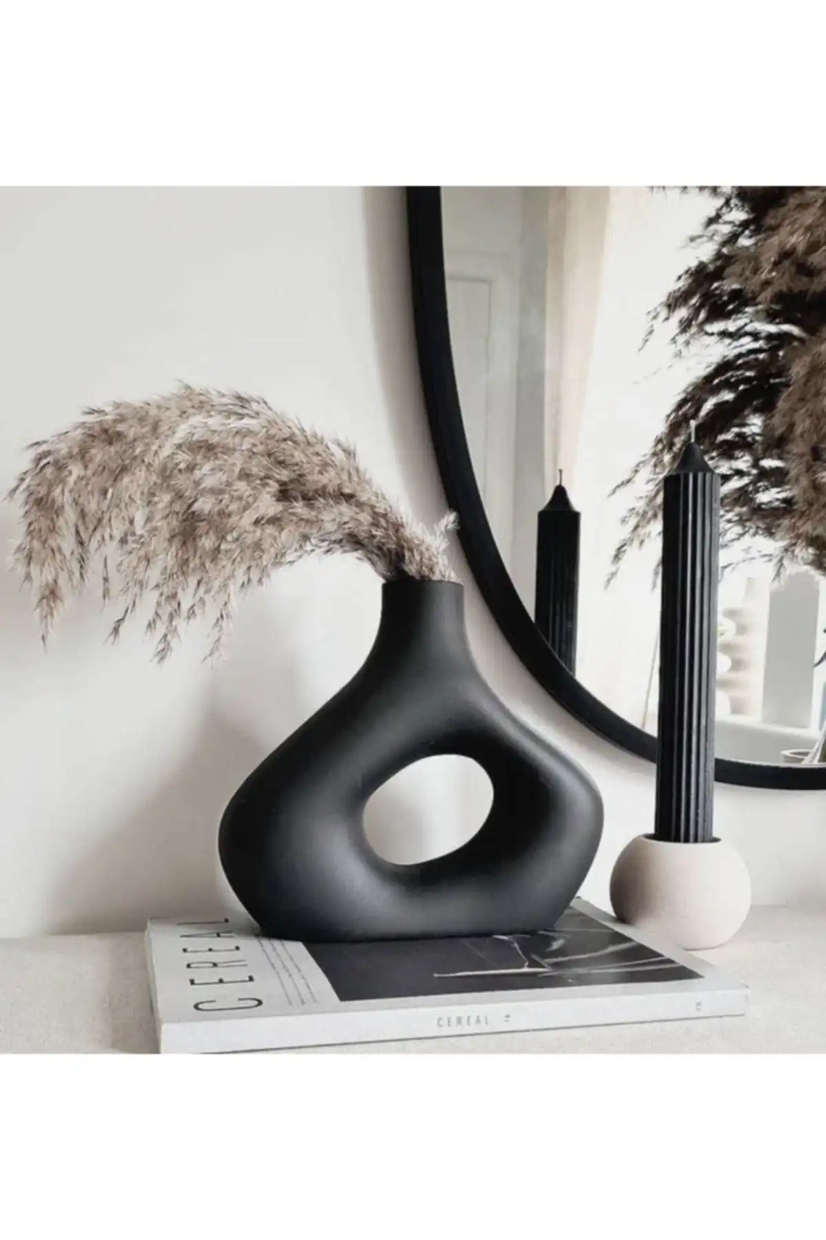 Thiramis Homeconcept Siyah Flat Vazo: Modern Tasarım ve Fonksiyonellik