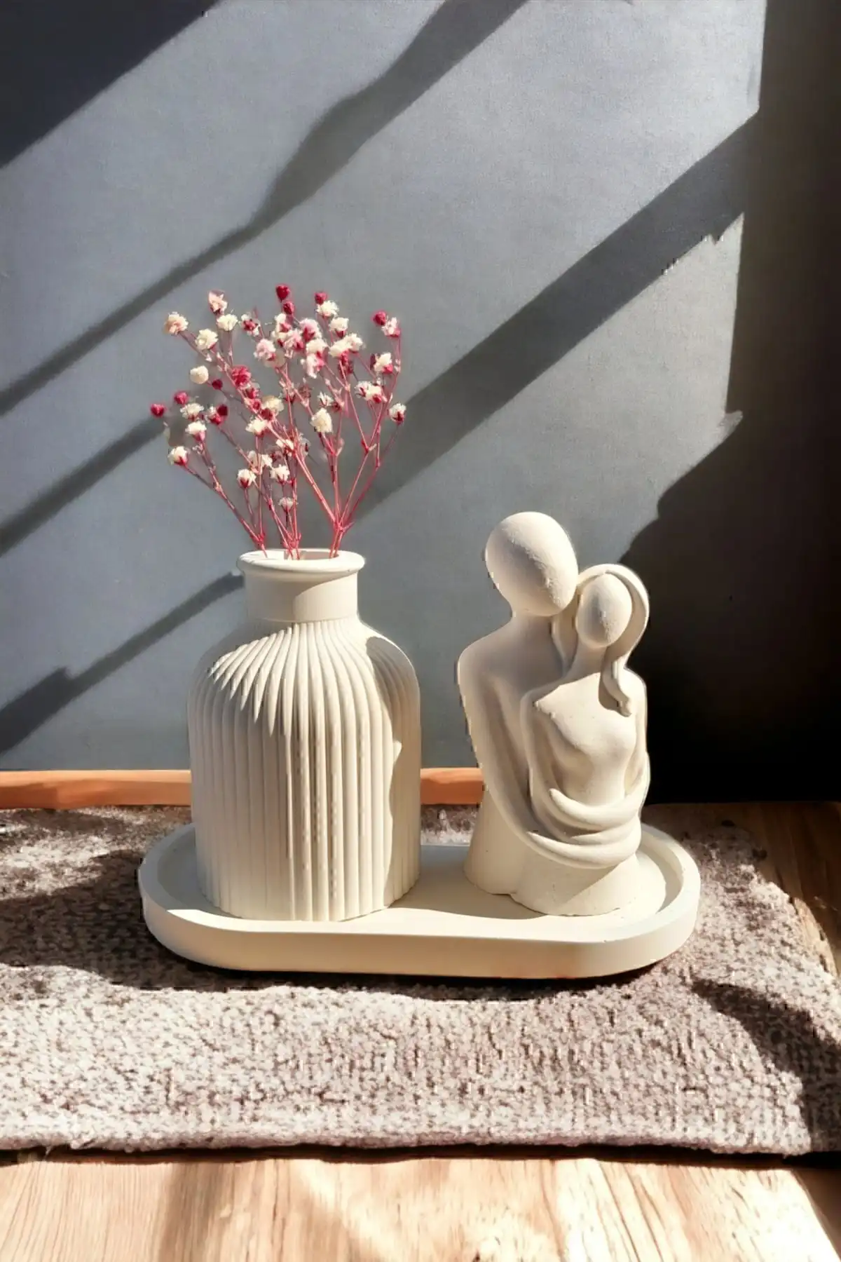 Estetik ve Modern: MUJİ STORE Dekoratif Minyatür Sarılan Sevgili Biblo Hakkında Bilgi