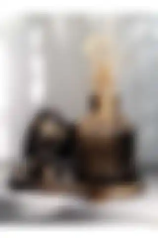 DNZ DEKOR Antik Kadın Figürlü 3'lü Vazo Seti ile Estetik ve Fonksiyonellik