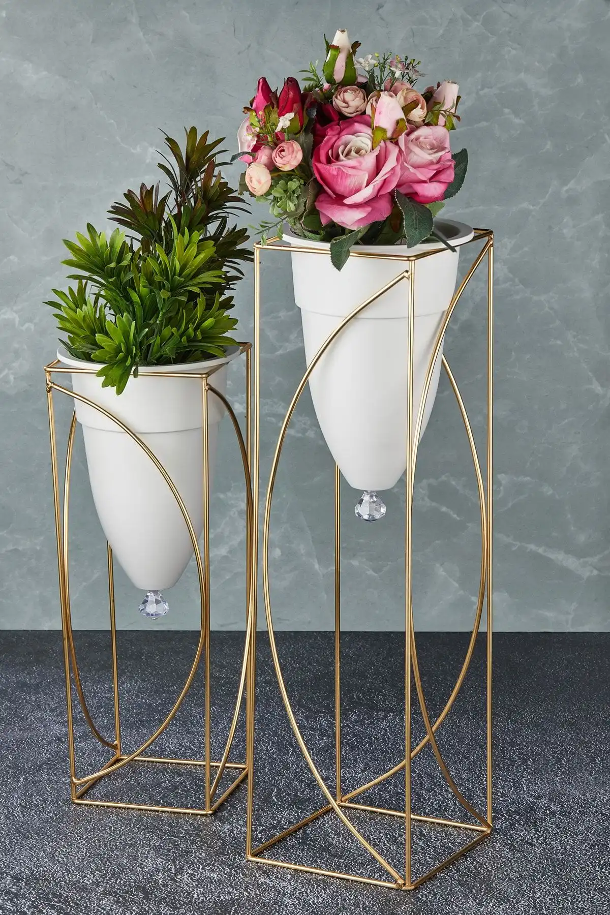 MHK Collection Metal 2'li Gold Ayaklı Dekoratif Beyaz Saksı İncelemesi ve Özellikleri