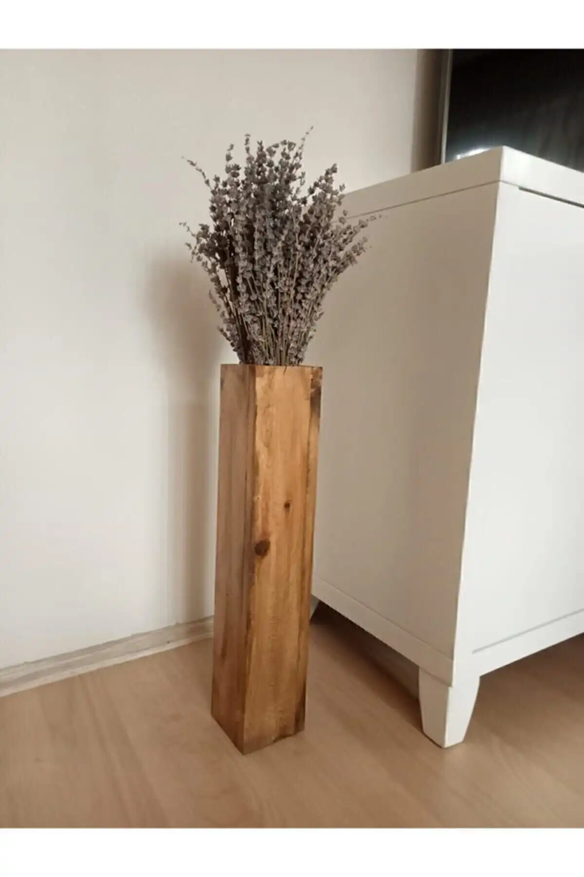 Üzüm Yaprağı Ahşap Vazo: Minimalist ve Şık Dekorasyon İçin Ideal Seçenekler