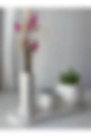 Mumlu Dekoratif Beton Saksı: Şık Tasarım ve Fonksiyonelliğin Buluşması